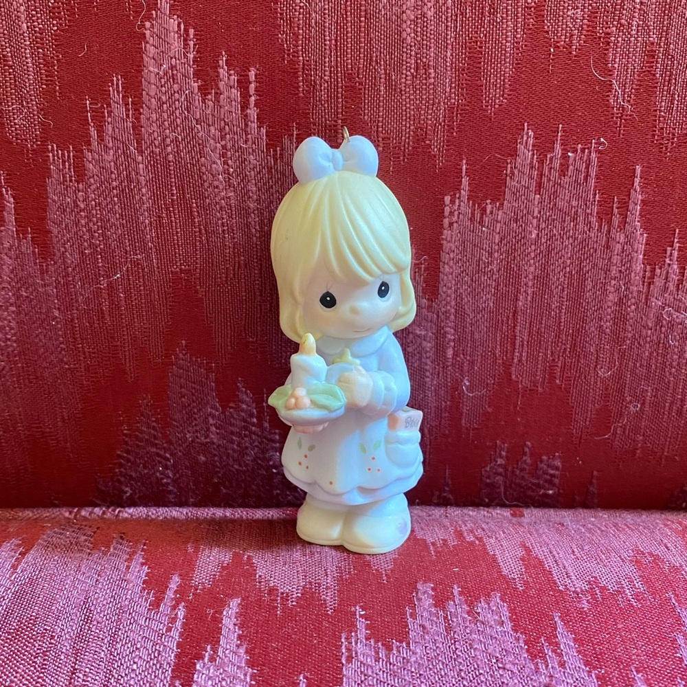 Precious Moments Vintage Christmas Ornament EUC